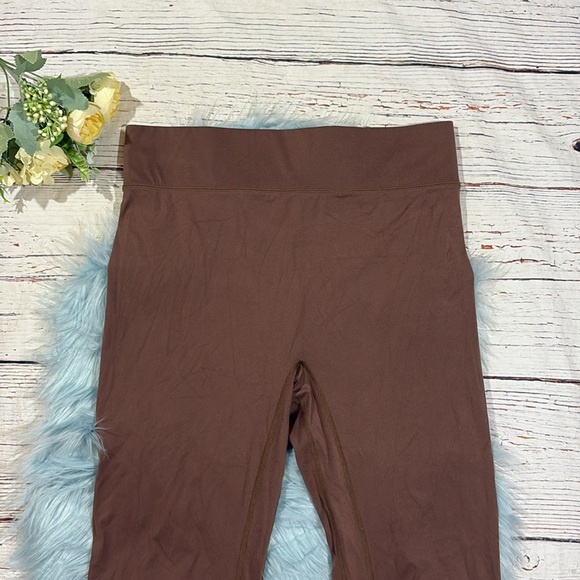 All Access High Rise Harmony Flare Legging in Cappuccino - Picture 8 of 9